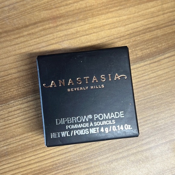 Anastasia Beverly Hills Dip Brow Pomade - Picture 2 of 3